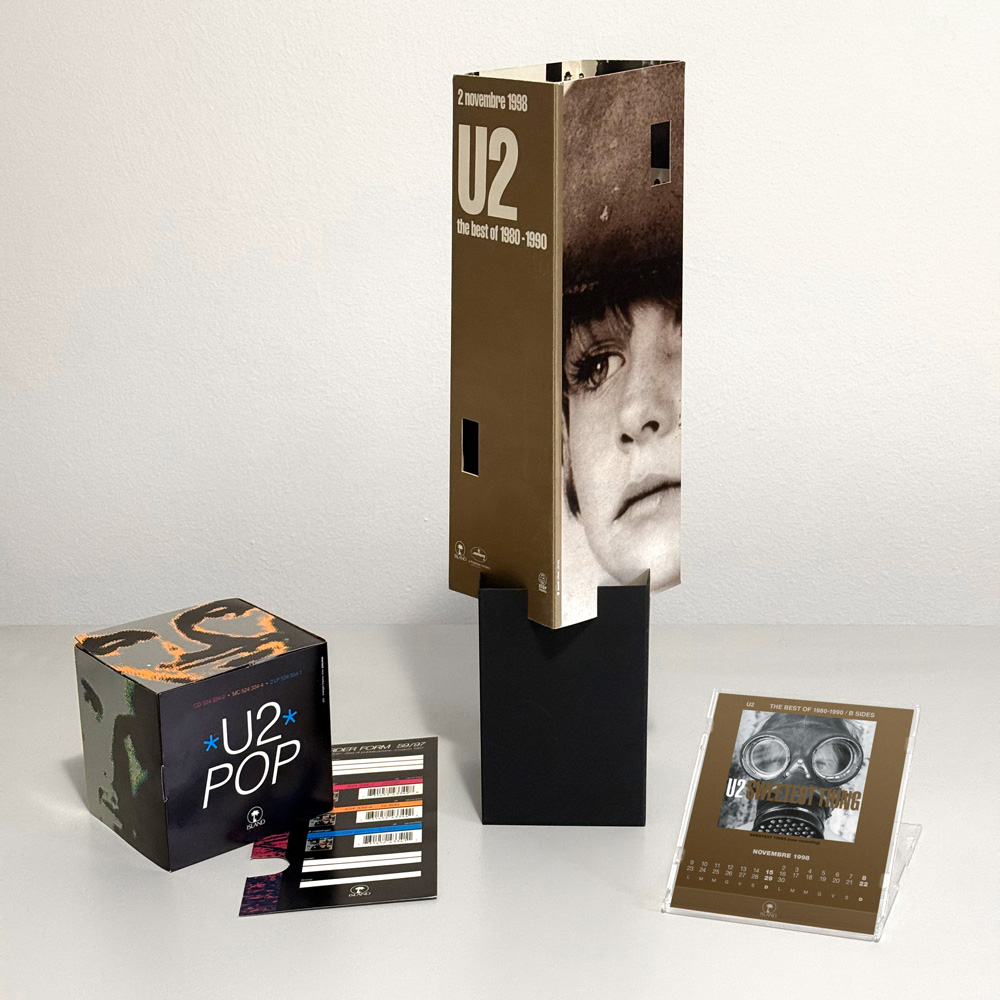 Materiali POP realizzati per gli U2 per conto di Warner Music Italy
